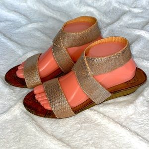Lucky Brand Hunter Metallic Sandals Size 10